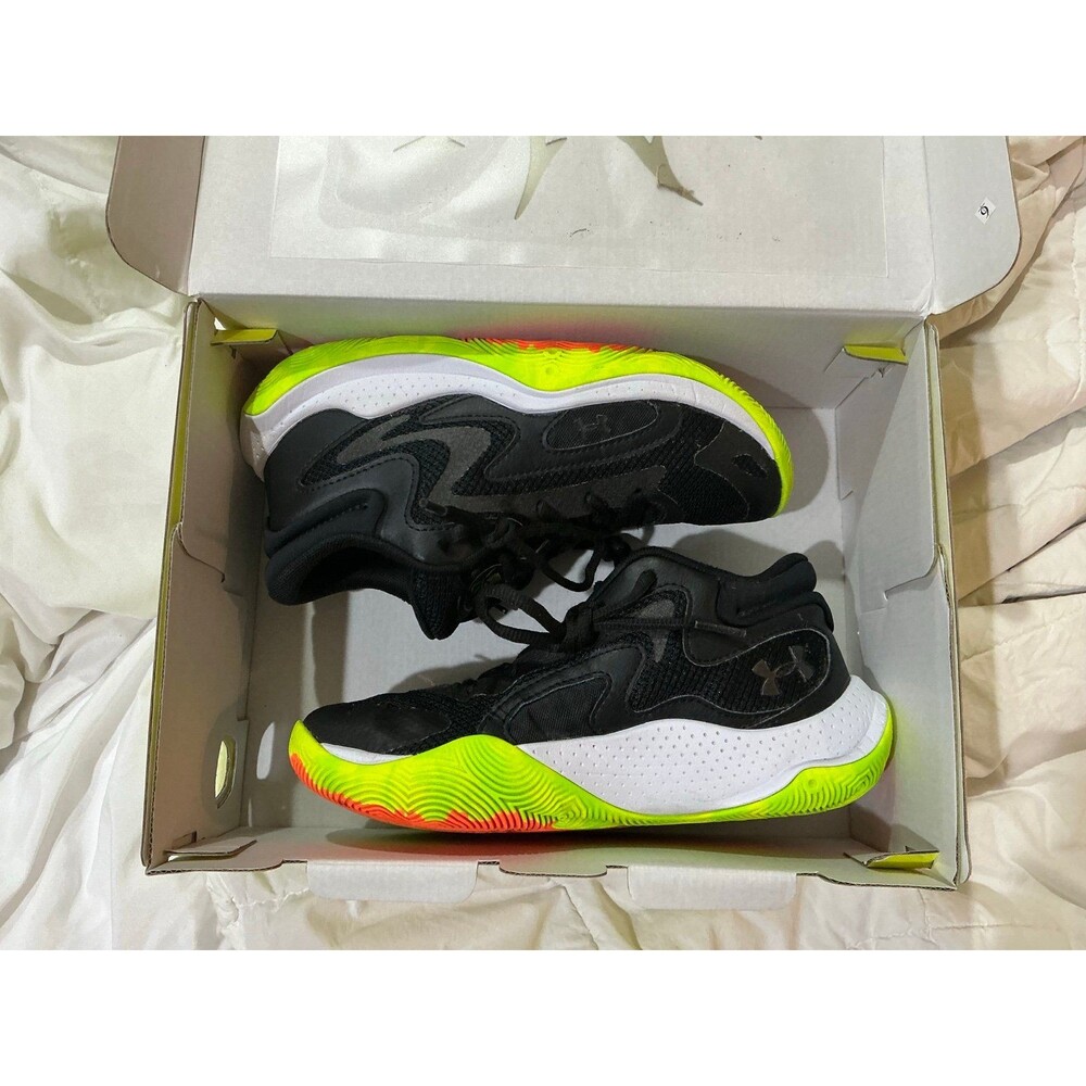 Under Armour Unisex Size 2.5Y Jet '25 Footwear - True Foot Fitment (LIKE-NEW!!)